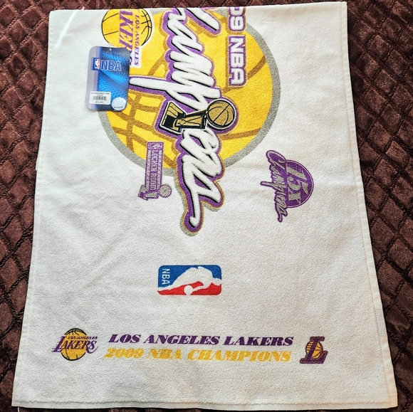 NBA LA Lakers Bench Towel • By : McArthur Towel and Sports • - Picture 2 of 10